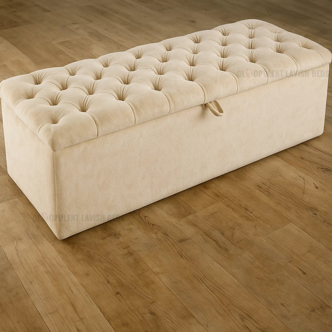 Classic Chesterfield Velvet Blanket Box